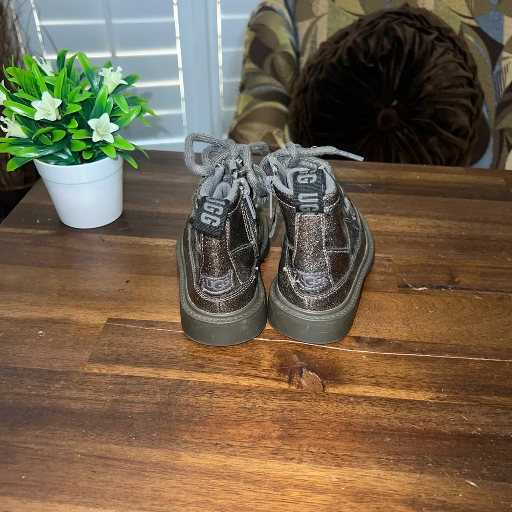 UGG robley glitter